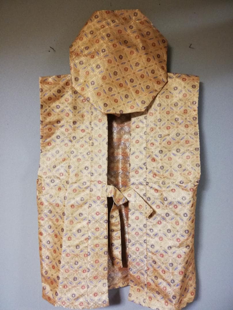 長寿生年祝金色ちゃんちゃんこ（帽子付）　傘寿や米寿にオススメのゴールド