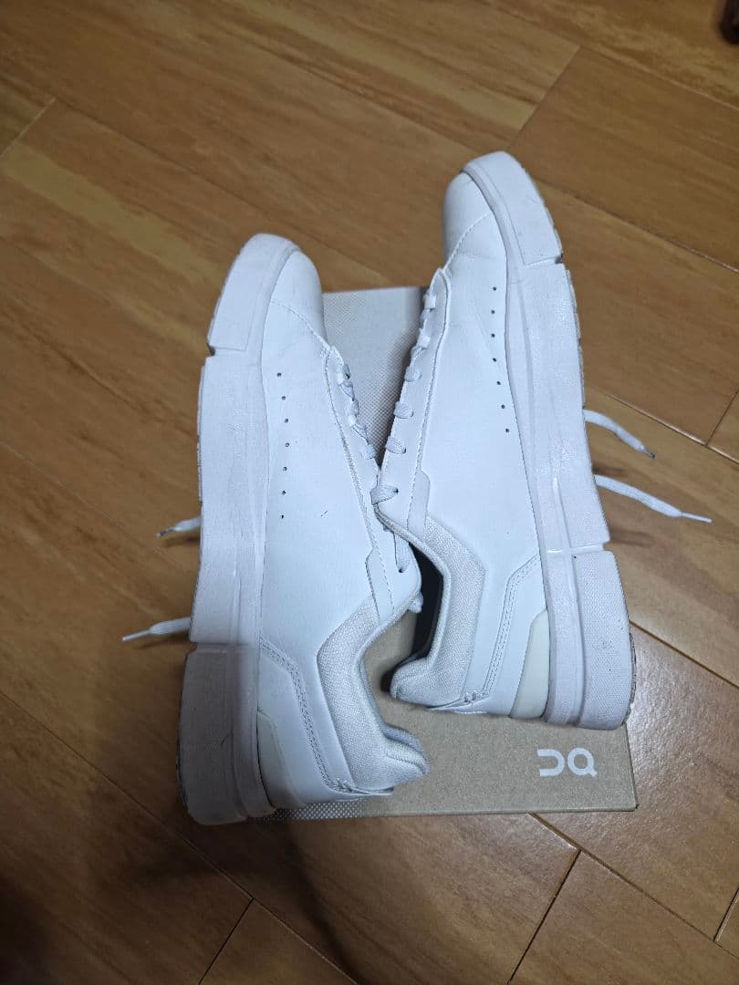 【24時間以内発送】On ロジャーアドバンテージ 27.5センチ 箱付き