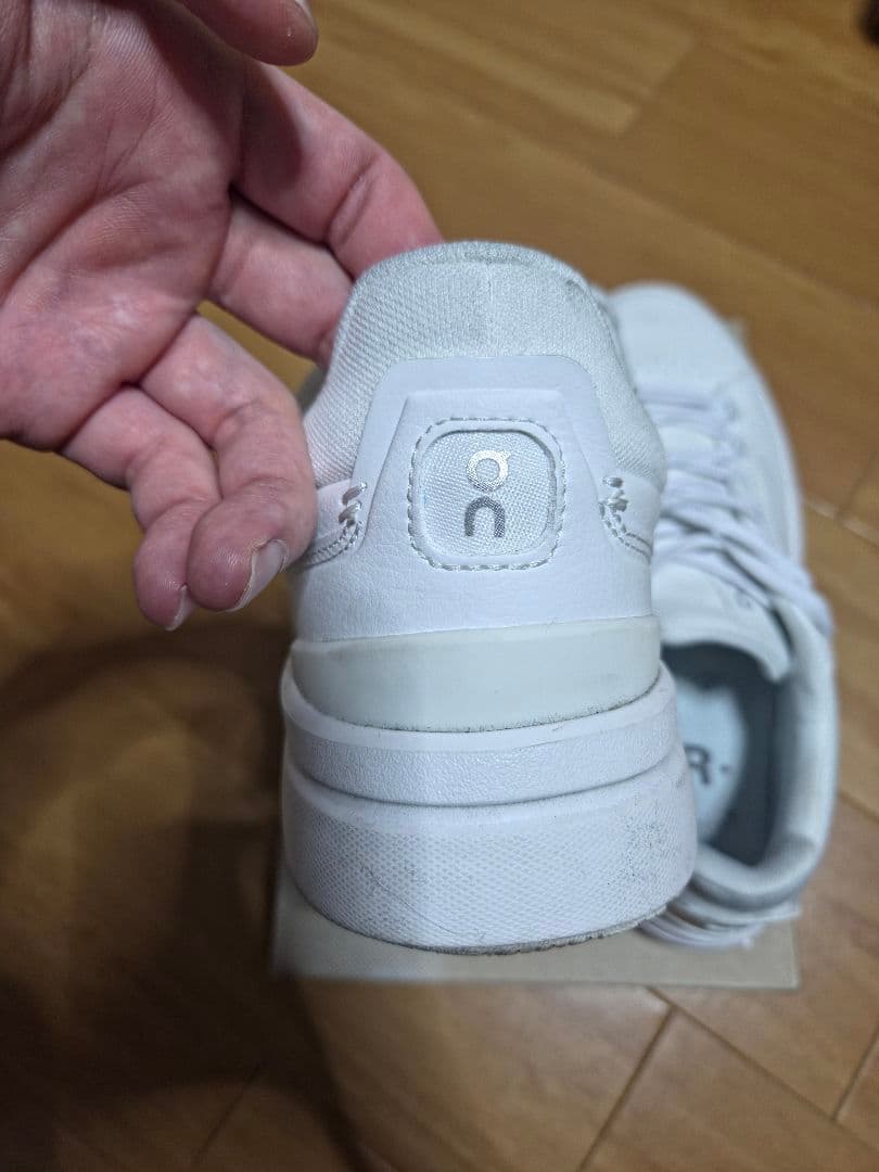 【24時間以内発送】On ロジャーアドバンテージ 27.5センチ 箱付き