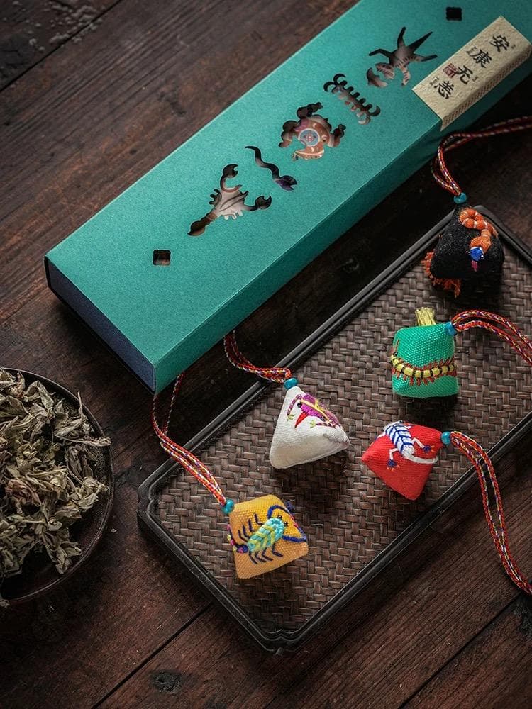 匂い袋 刺繍 手作り平和のお守り 虫除 よもぎ 素敵な 小香包 5個セット