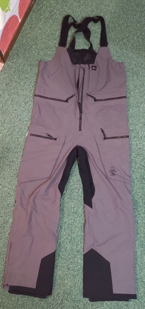 ビブパンツ　リップカール　未使用品