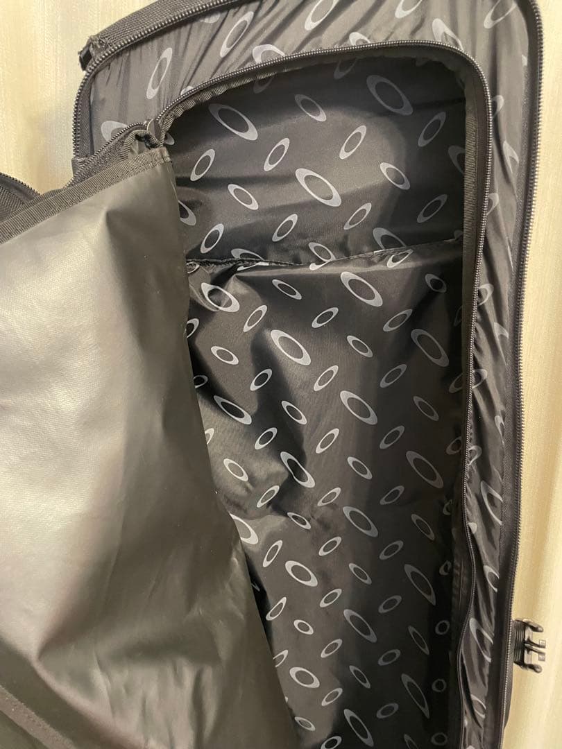 OAKLEY オークリー　スノーボードケース　キャスター　大容量