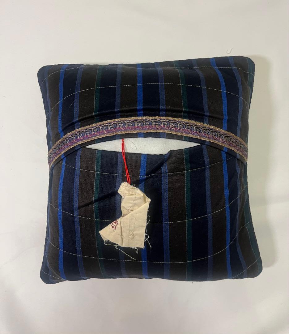 Chatav ectabit ブラッククッションカバー 金色刺繍