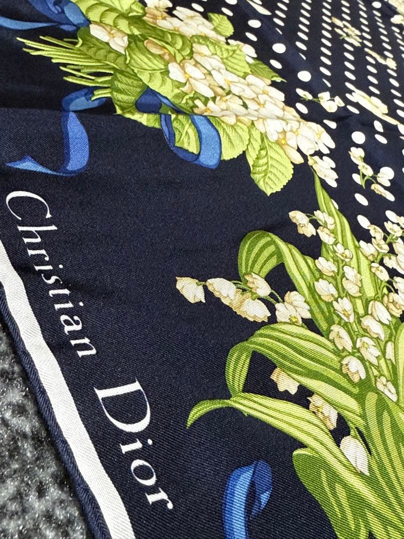 Christian Dior 花柄シルクスカーフ