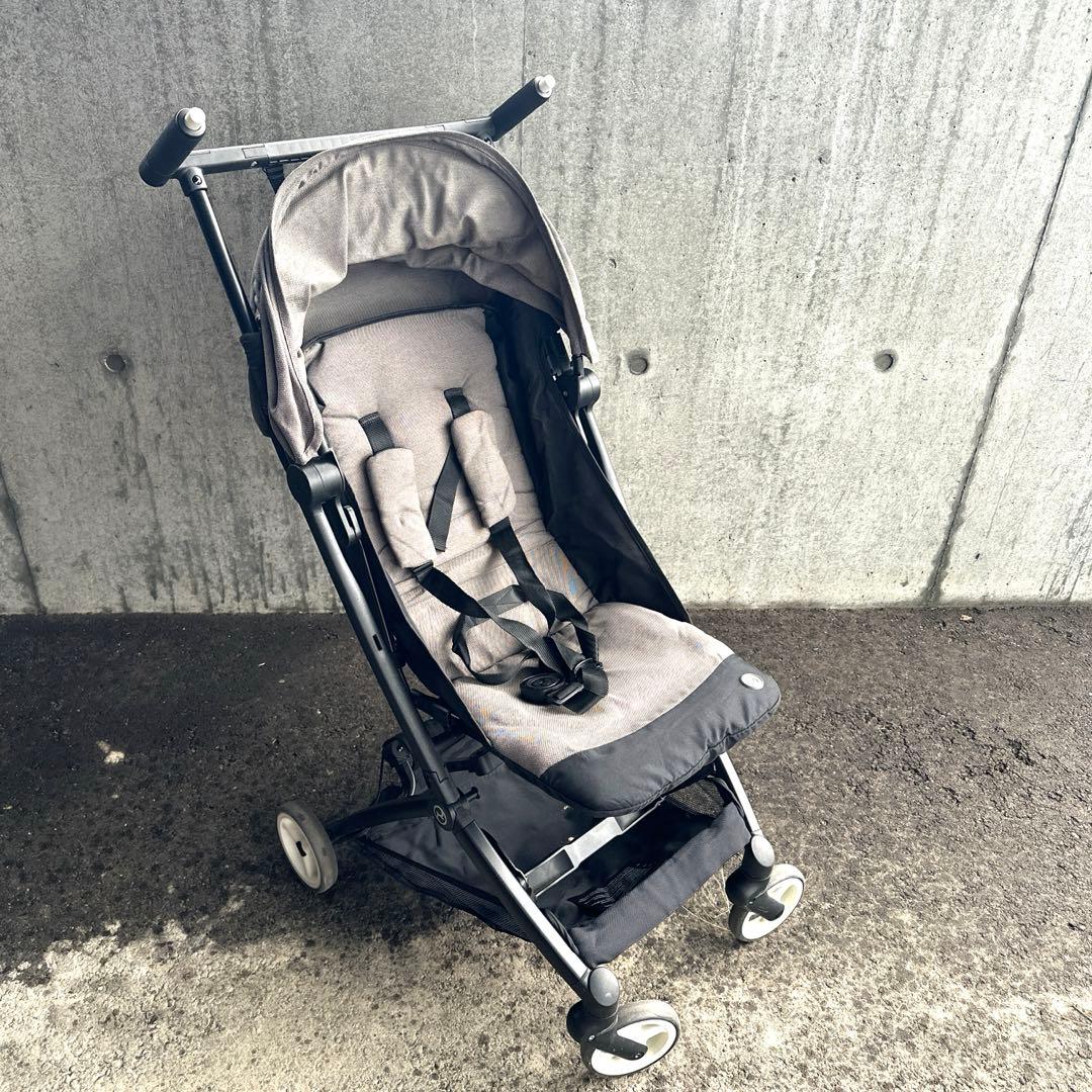 機内必須バッグ、箱付きベビーカー(Cybex Libelle)