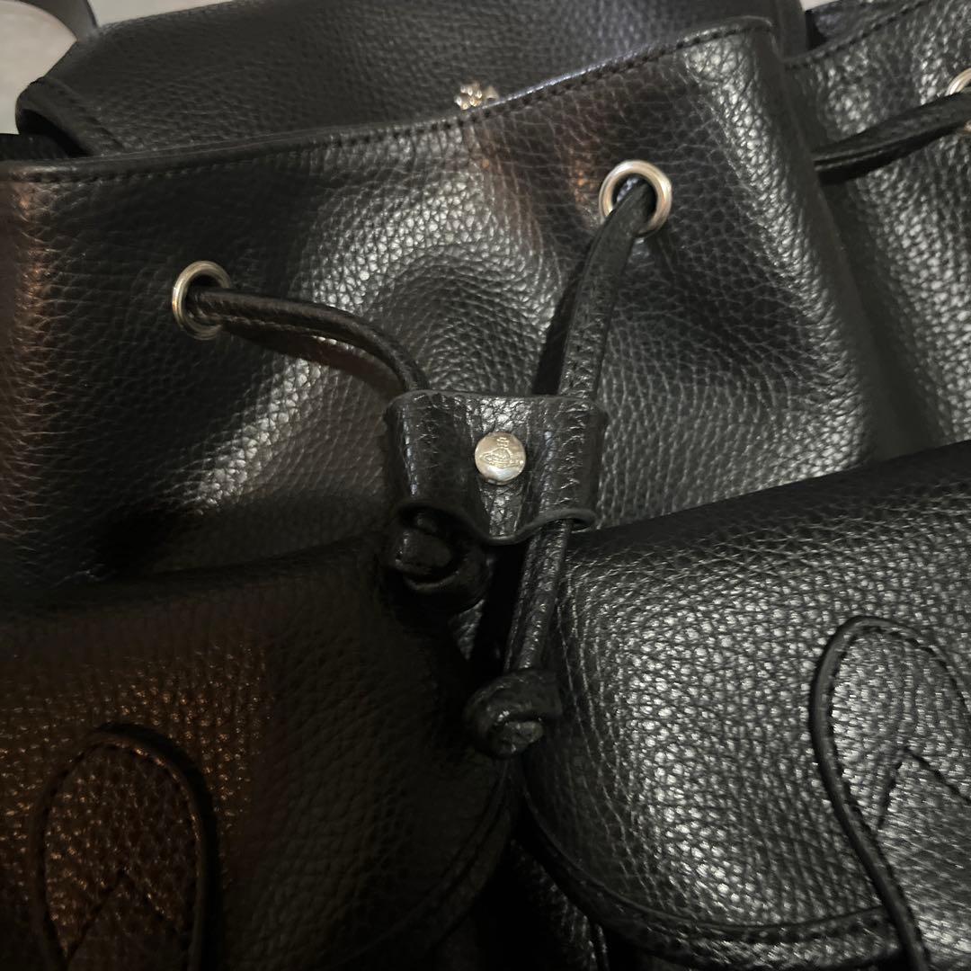 ヴィヴィアン　レザー　リュック