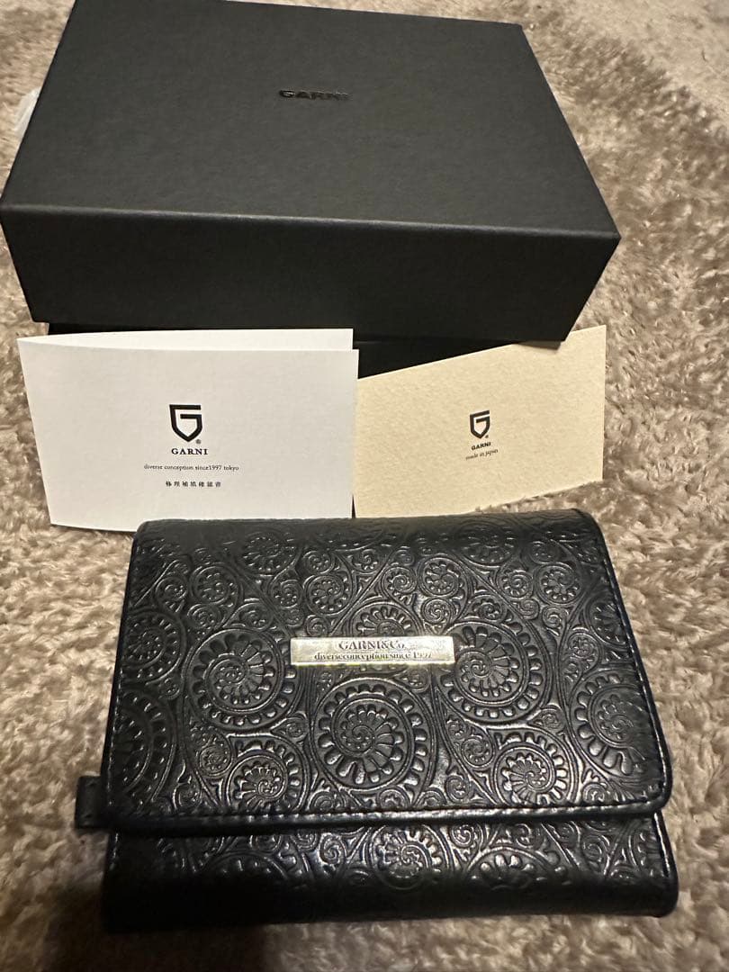 garni ガルニ　財布　wallet ウォレット　三つ折り財布
