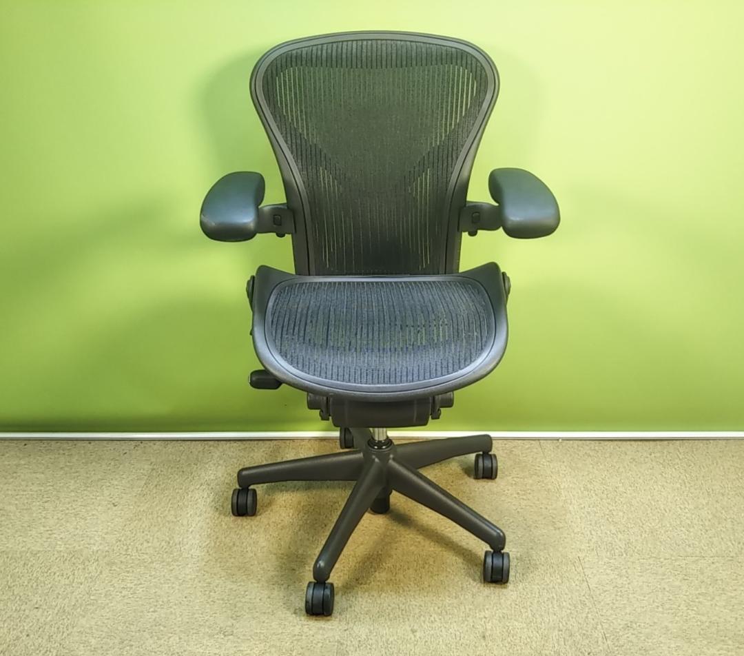 溶接エクレア　bk　アーロンチェア　Aサイズ　フル装備　レバー式可動肘