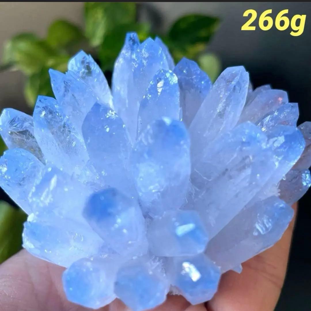 青い水晶のクラスター　天然石　鉱物　パワーストーン　クリスタル　レア　珍しい