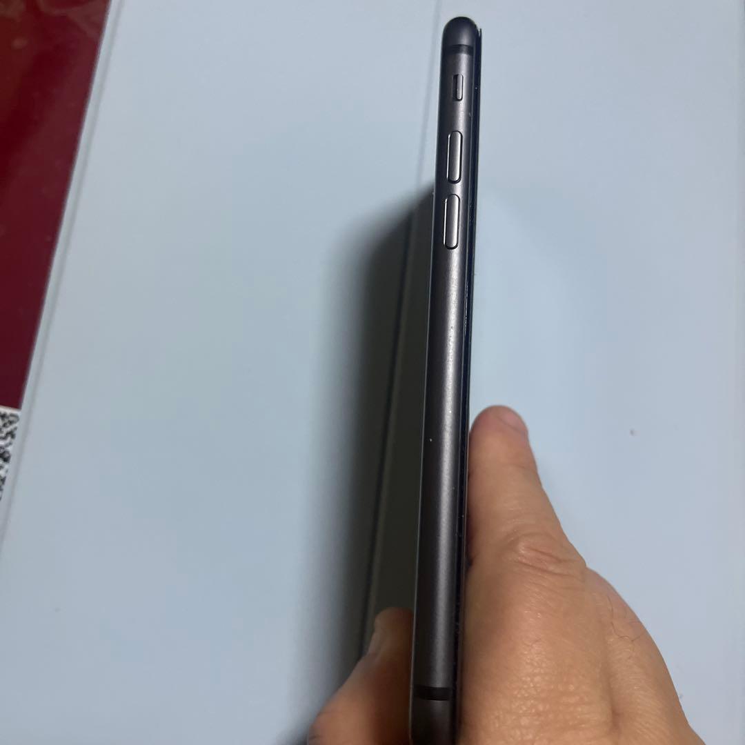 iPhone 8 スペースグレー 本体 美品