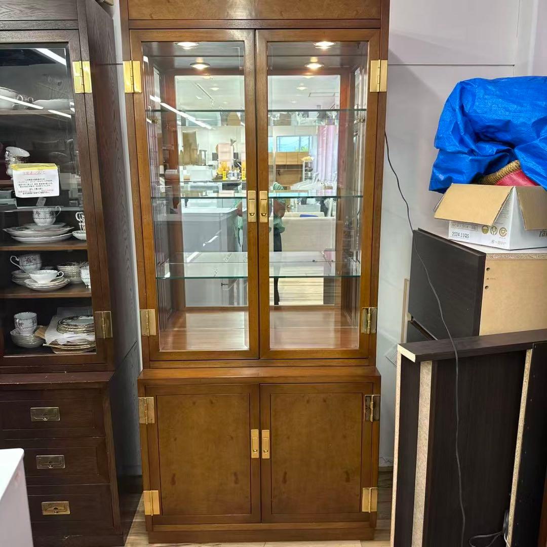 domani（ドマーニ）カリモク 最高級シリーズモーガントンキャビネット照明付き