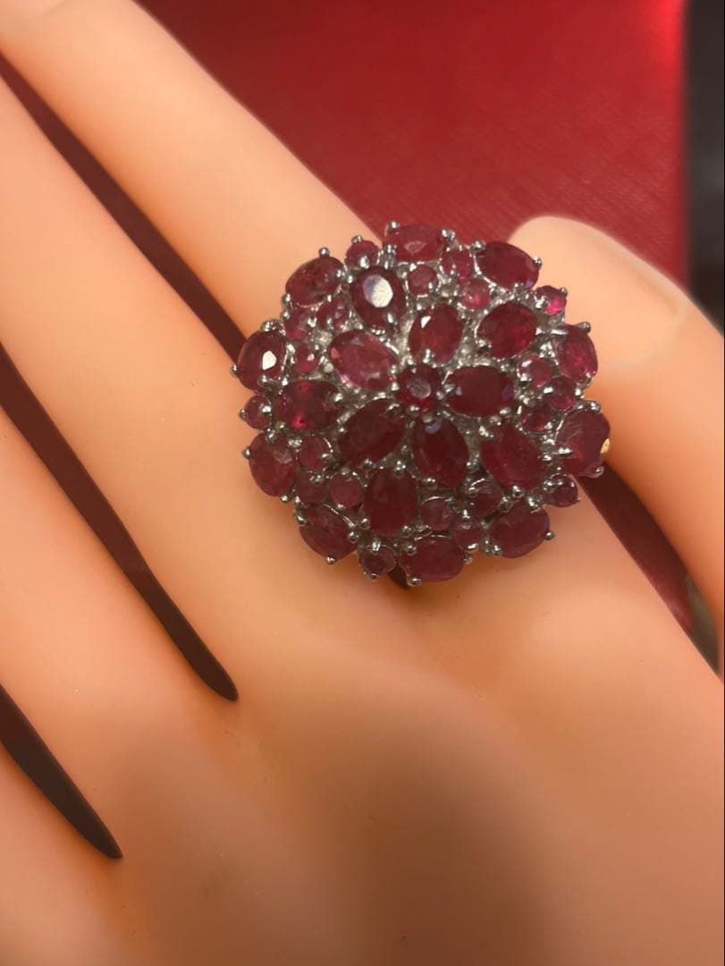 t*a様 天然ルビーデザインリング18号サイズ限定訳あり