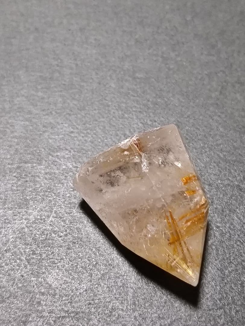 タイチンルチルクォーツポイント