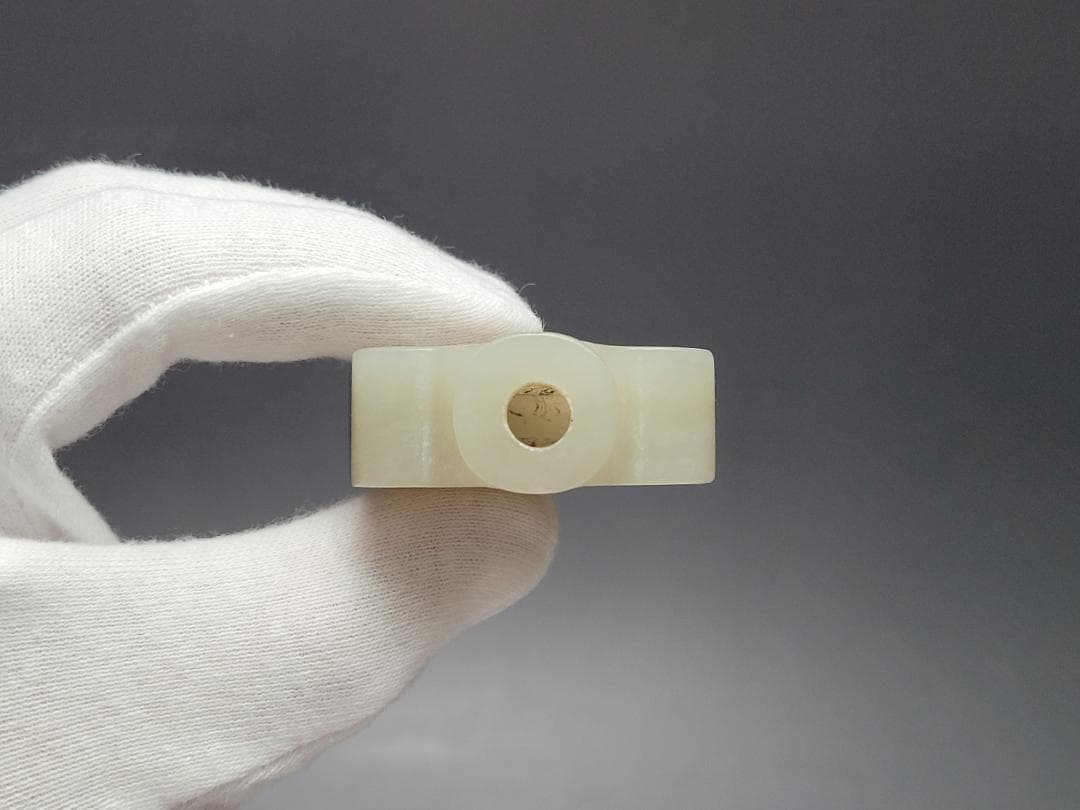 天然玉製 陽刻 仙人文 鼻煙壺 明清時代 高さ約5.5cm