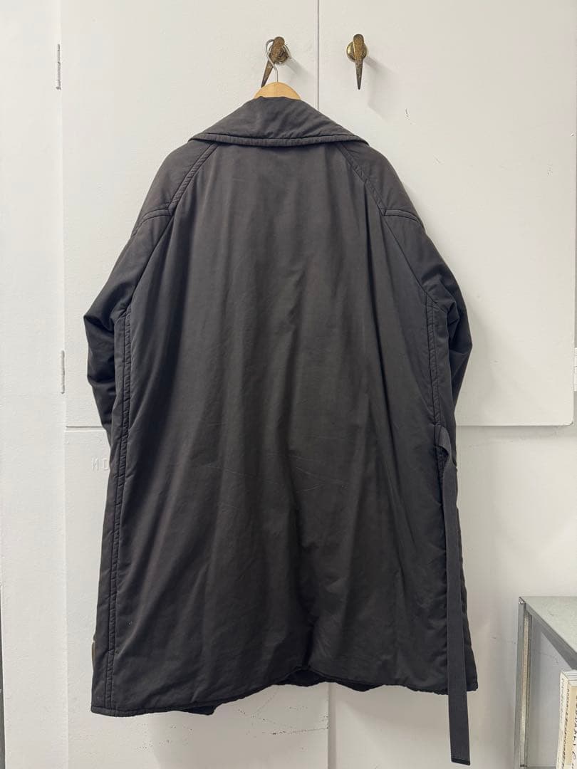 COMOLI 中綿（プリマロフト）ショールカ ラーコート