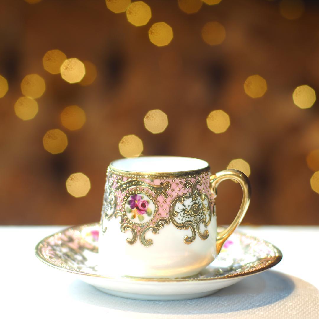 オールドノリタケ 金盛上陽刻桃地薔薇図紋 マルキ印 里帰り チョコレートカップ