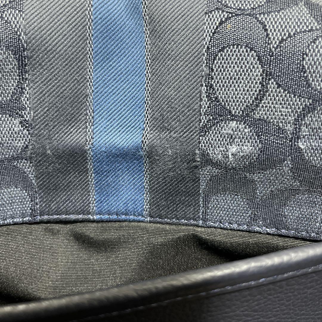 コーチ　メッセンジャーバッグ　シグネチャー　トンプソン　スモール　ストライプ