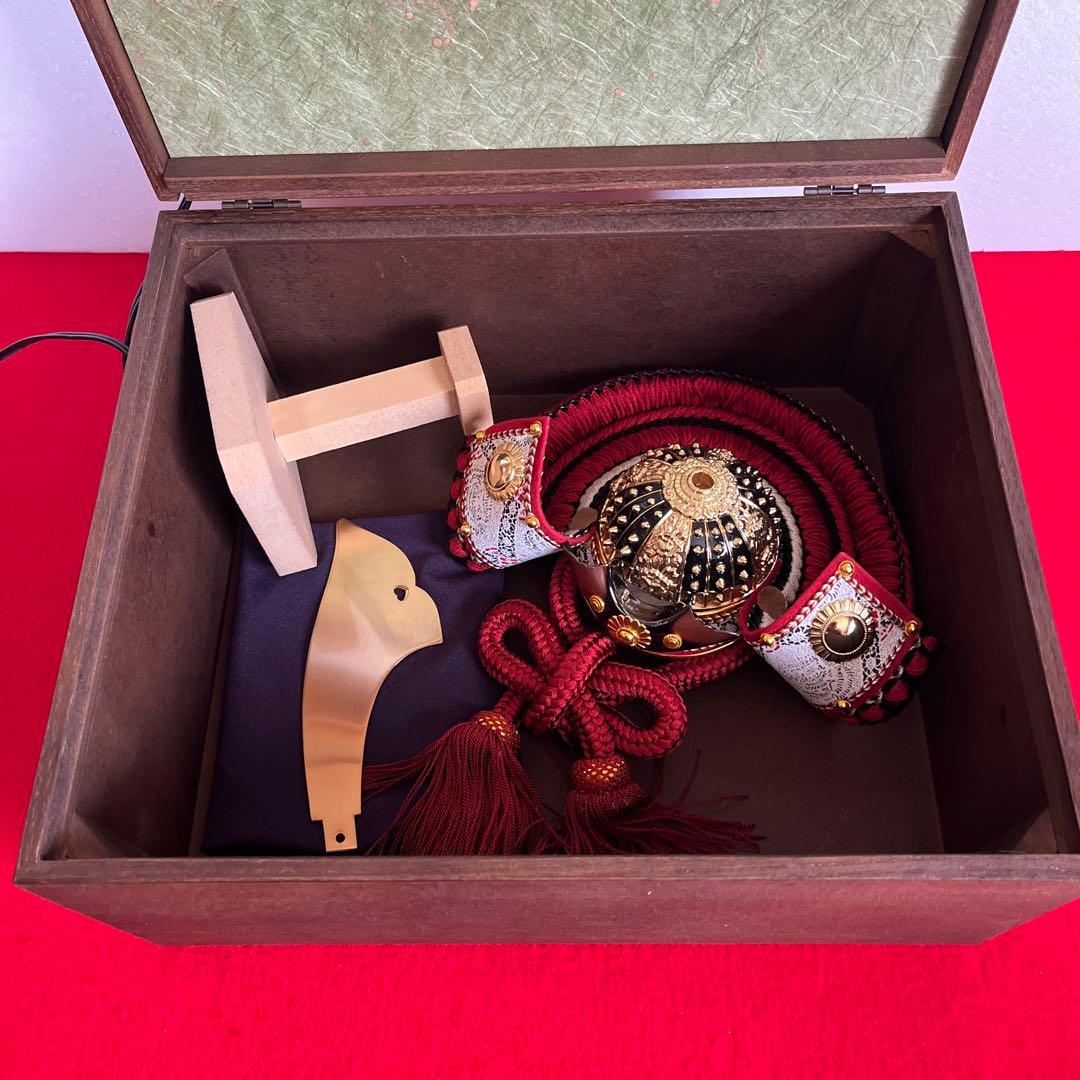 兜飾り　翔風　LED付き収納飾り