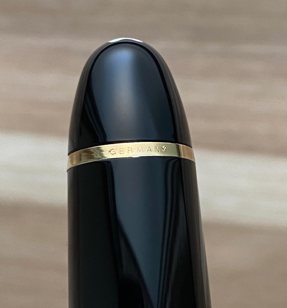 超美品　稀少 モンブラン 149 なで肩14C 中金 細字 エボナイト製 万年筆