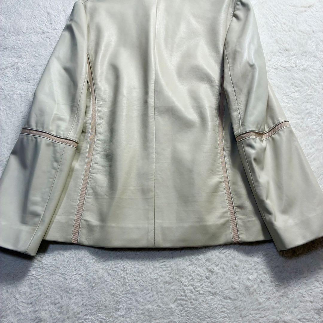 サルヴァトーレ フェラガモ テーラードジャケット レザー アイボリー系