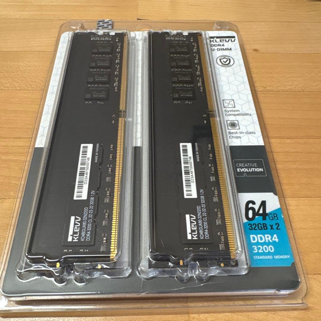 デスクトップ用メモリ DDR4 3200Mhz 32GB x 2枚