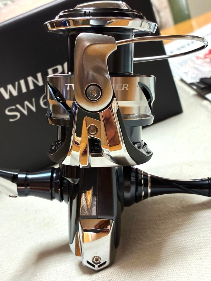 ゴ*ロ様 【美品】シマノ スピニングリール 21ツインパワーSW 6000HG【