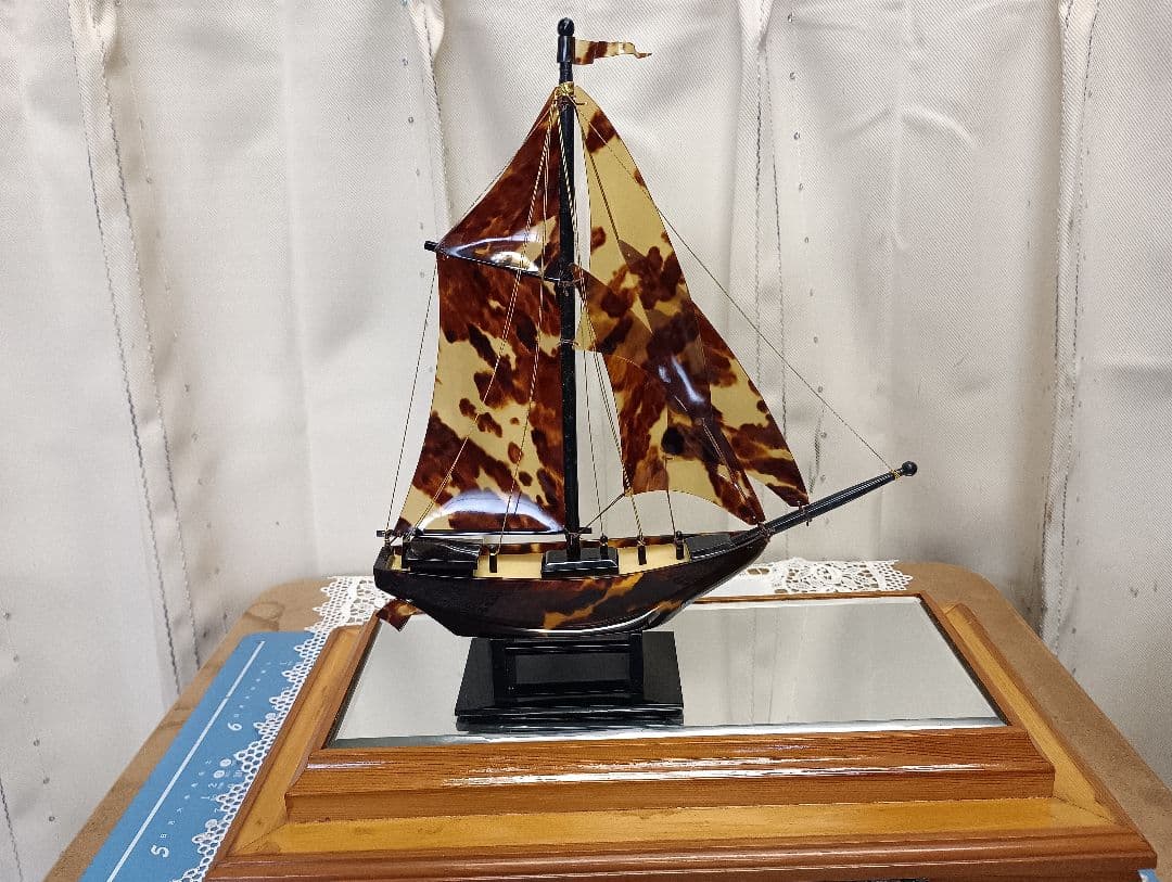 鼈甲帆船置物 木製台座付き