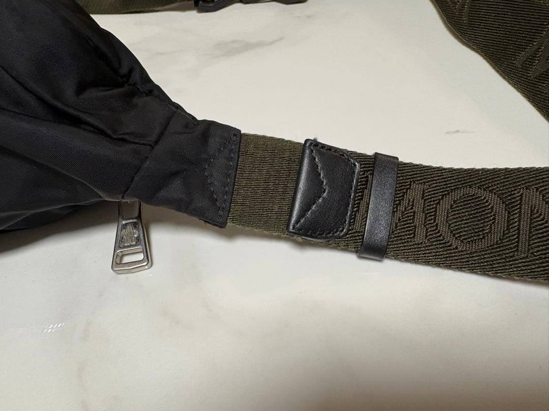 MONCLER ボディバッグ ブラック