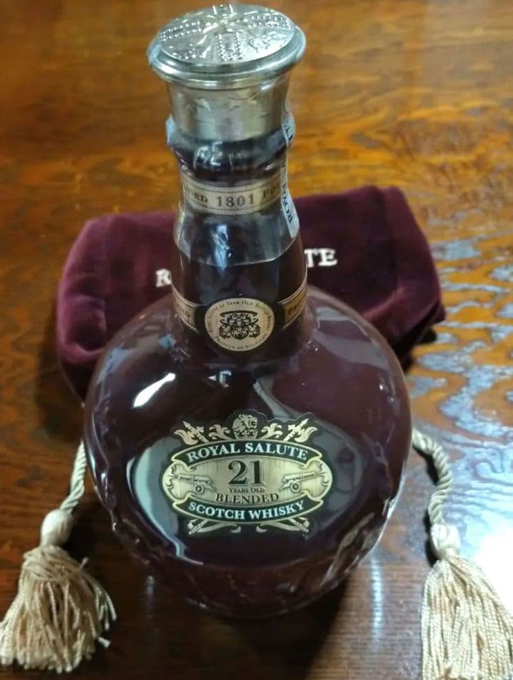 ロイヤルサルート　赤瓶未開封