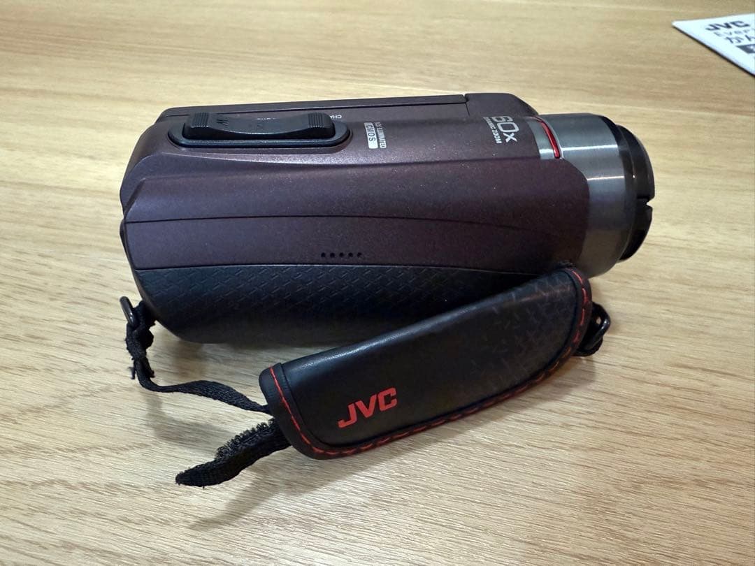 JVC ビデオカメラ Everio R GZ-RX600 ブラウン　【三脚付】