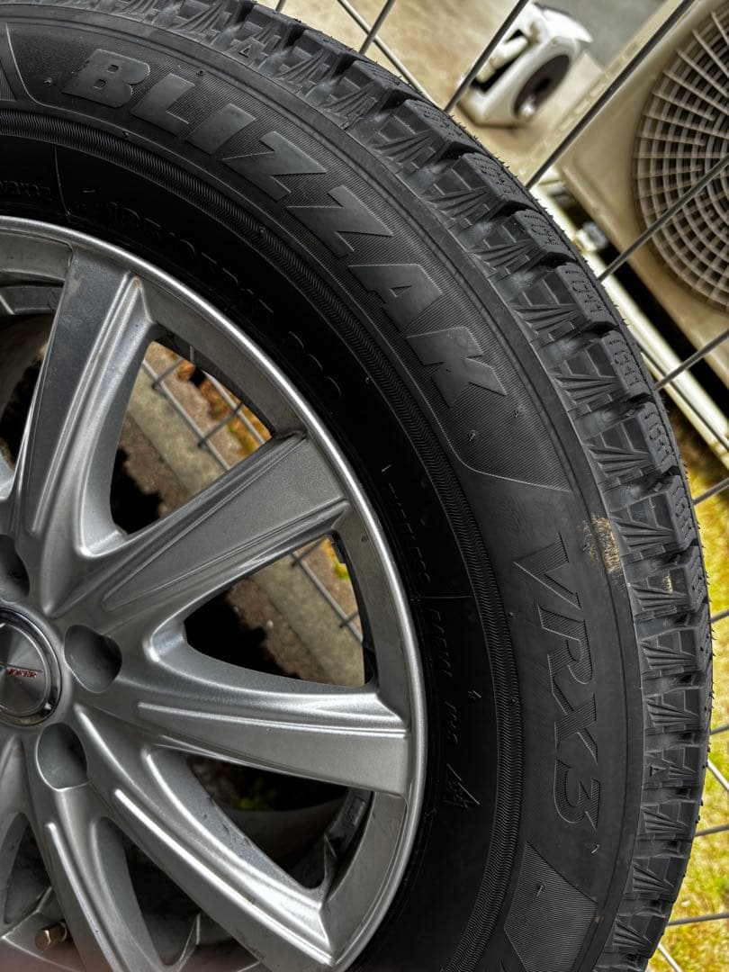 【送料無料！バリ山】ブリヂストン スタッドレスタイヤ 185/65R15