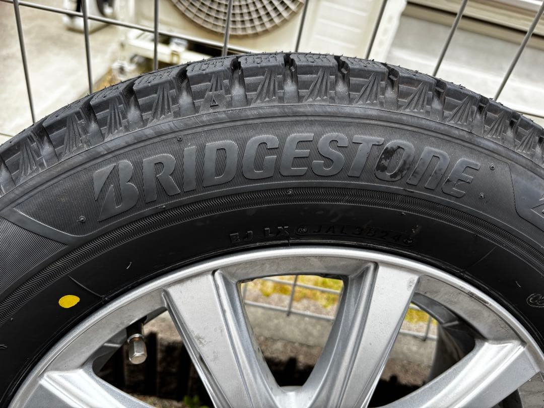 【送料無料！バリ山】ブリヂストン スタッドレスタイヤ 185/65R15