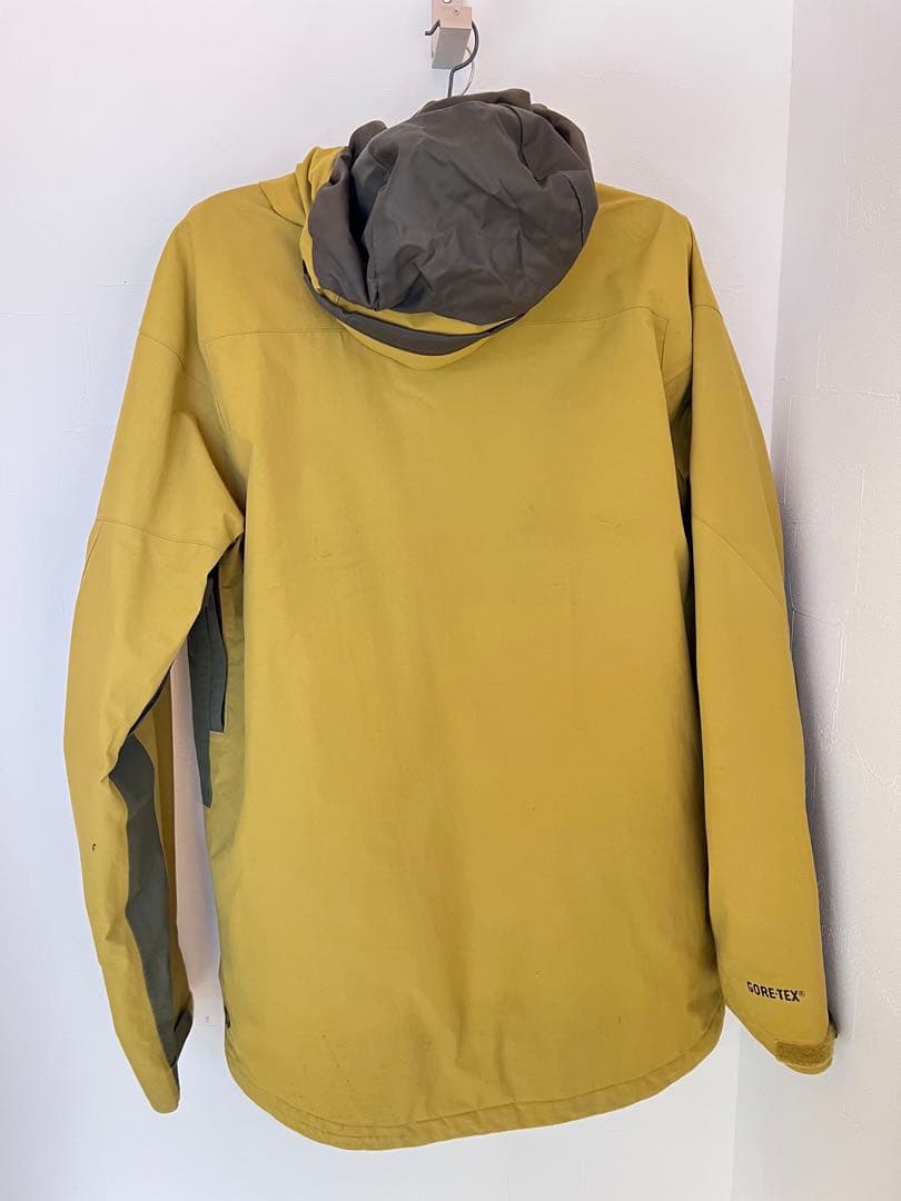 Burton ak swash jacket Gore-Tex中綿入　Mサイズ