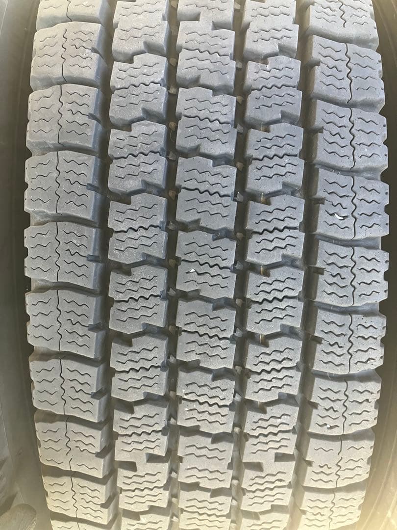 タイヤ・ホイール 215/85R16 M935