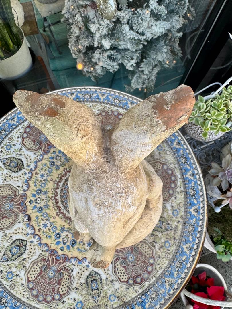 ウサギのオーナメント　ガーデンオブジェ　アンティーク調　置物