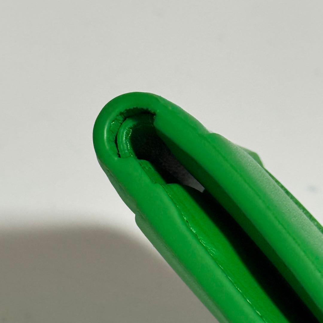 未使用級✨ボッテガヴェネタ　カセットイントレチャート二つ折りウォレット