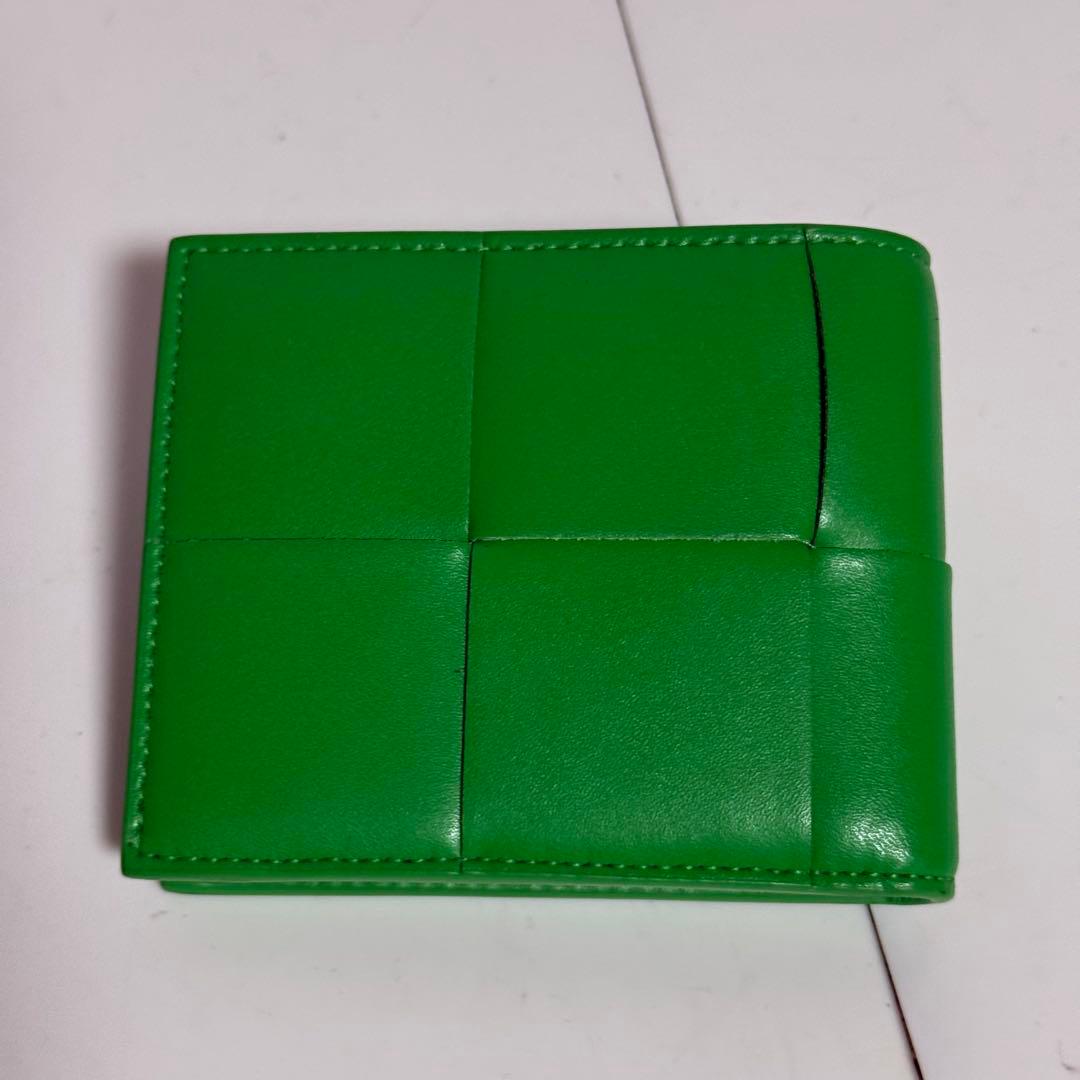 未使用級✨ボッテガヴェネタ　カセットイントレチャート二つ折りウォレット