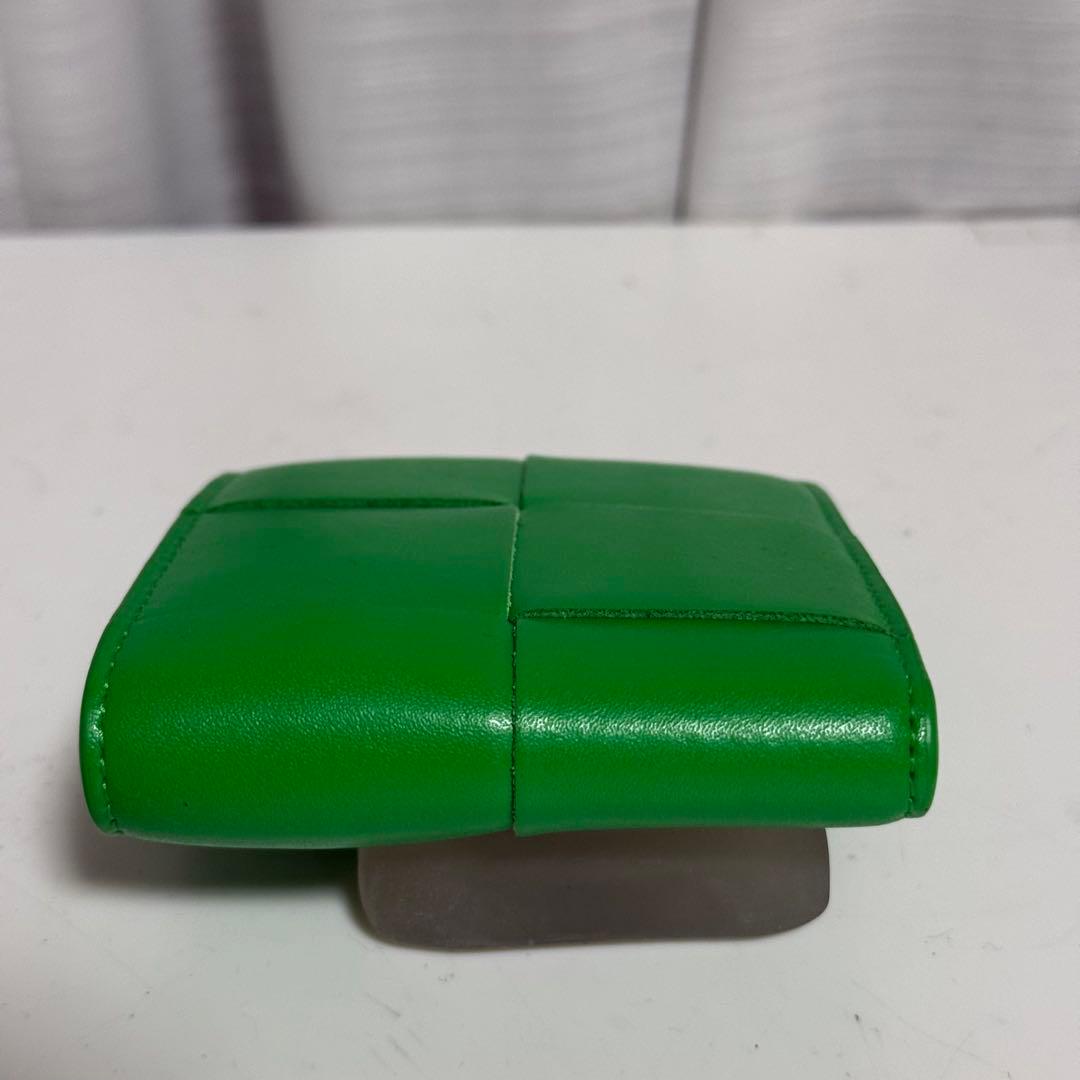 未使用級✨ボッテガヴェネタ　カセットイントレチャート二つ折りウォレット