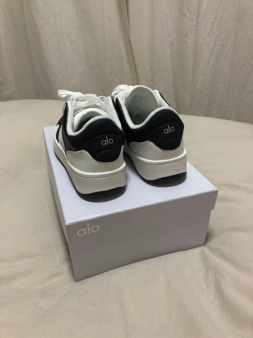 alo alo yoga スニーカー 24㎝
