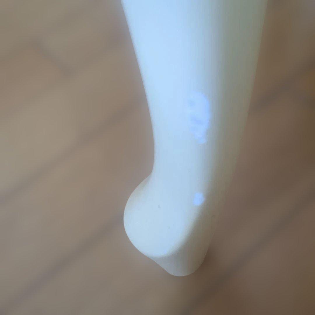 なのお取置　 猫足　クリーム色 木製 ダイニングテーブル