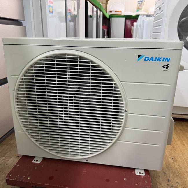 美品【 DAIKIN 】ダイキン おもに10畳用 ルームエアコンS28ZTES