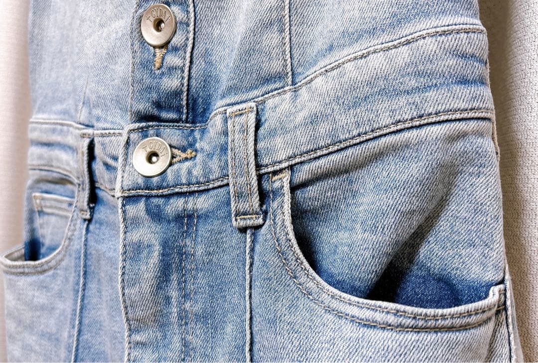 美品◎送料込み◎匿名配送◎ GYDA バックリボン デニムロンパース