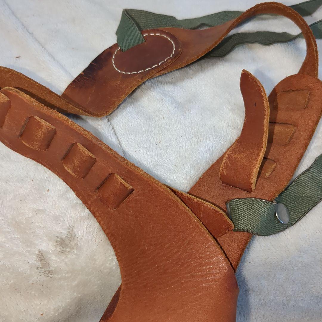 珍品　多種ピストル対応　バネ固定式　ショルダーレザーホルスター