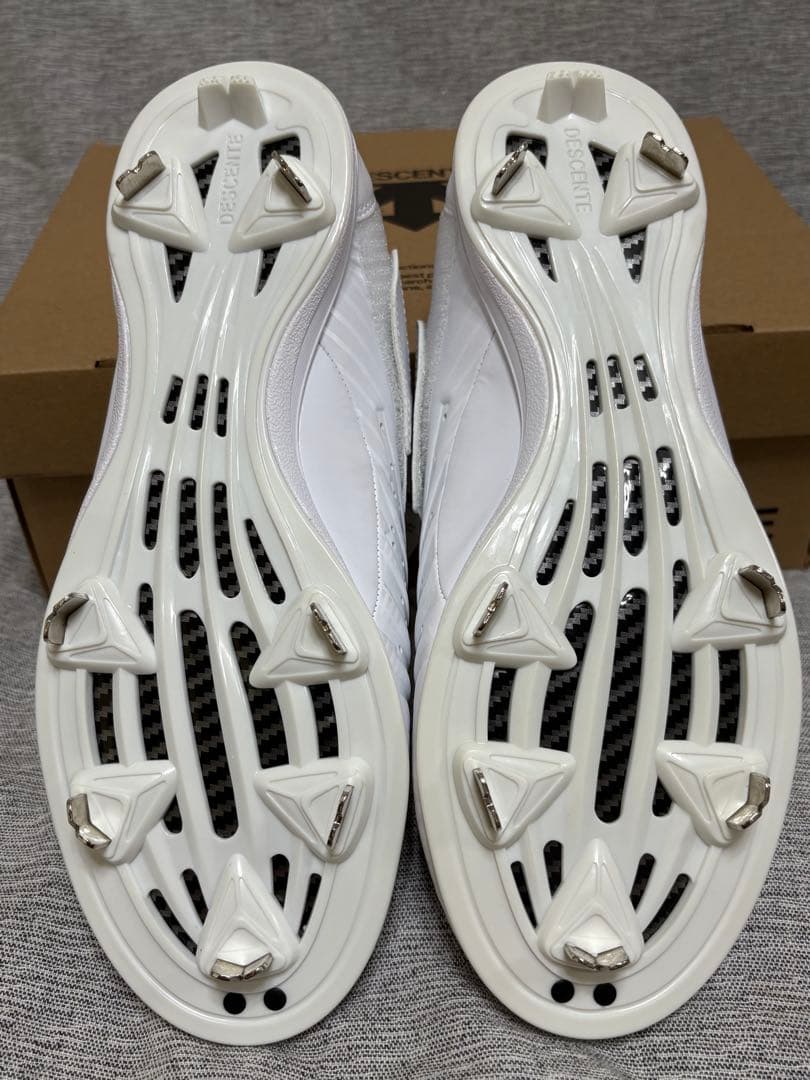 26.5 ☆新品☆ デサント コウノエベルトスパイク２Gプラス ホワイト