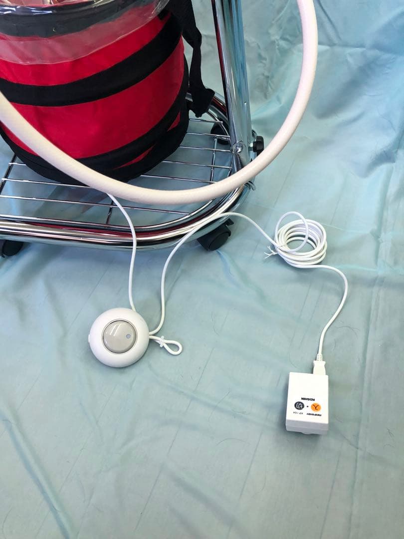 値下げしました中古移動式携帯洗髪台　楽シャン君