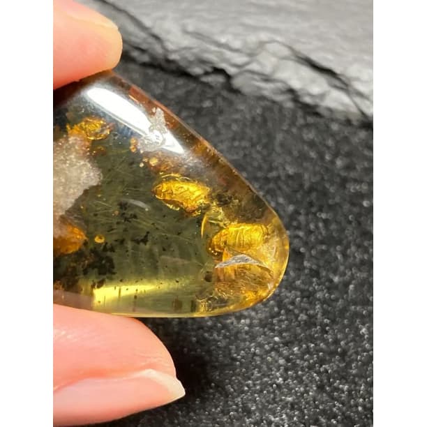 ブルーアンバー 虫入り琥珀 複数虫入り 希少 天然石 パワーストーン