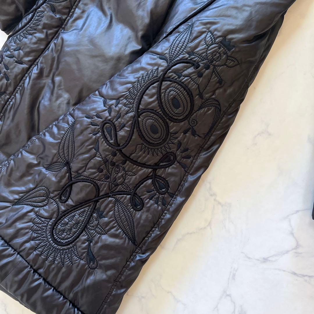 【美品】アルベロベロ　ダウンコート　ブタ　刺繍　ブラック 黒　ダウンジャケット
