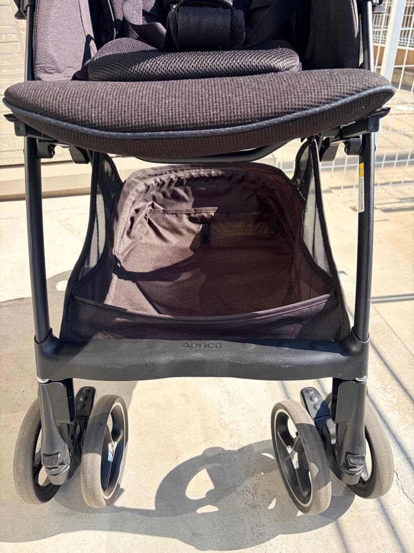 アップリカ　ラクーナクッションフリープラス　AB ベビーカー　4輪