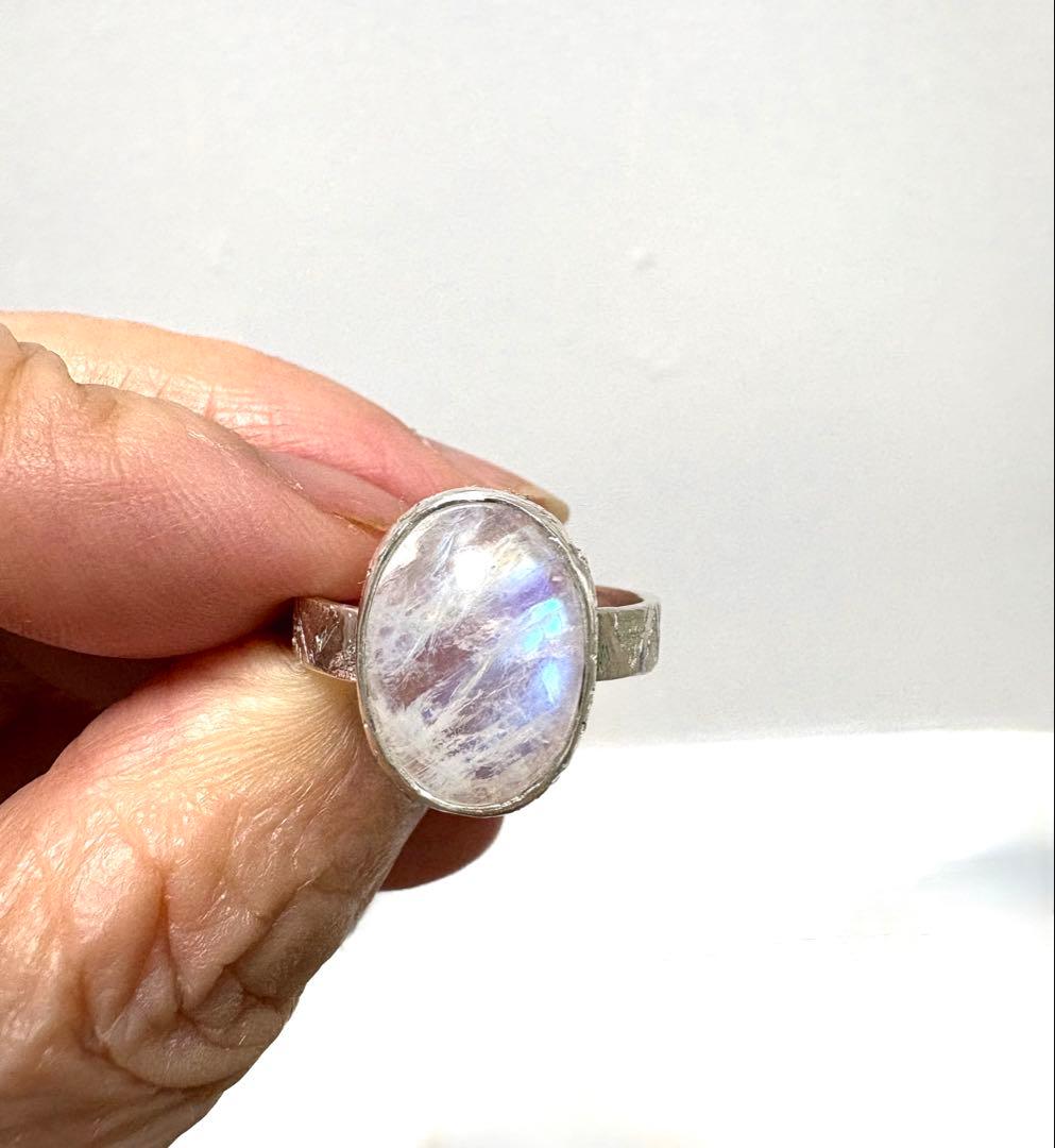 ムーンストーン手彫りシルバーリング