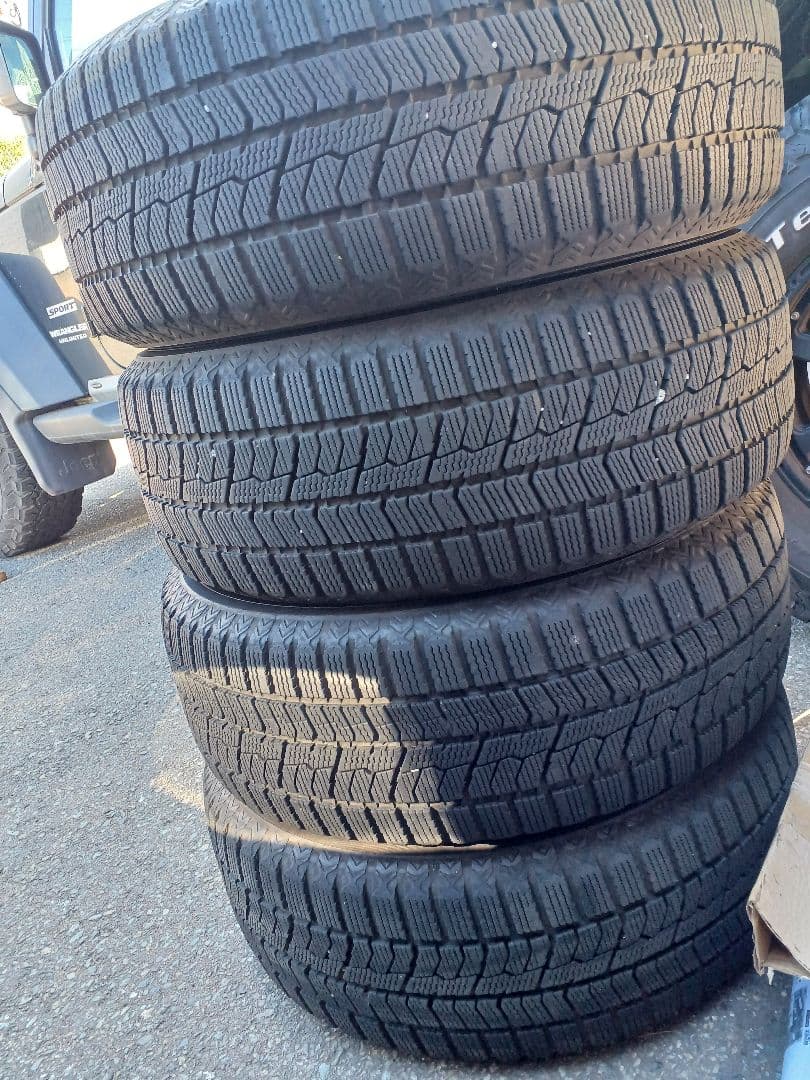 山下竜弥①215/60R16 4本　ばり山　スタッドレス　トーヨ